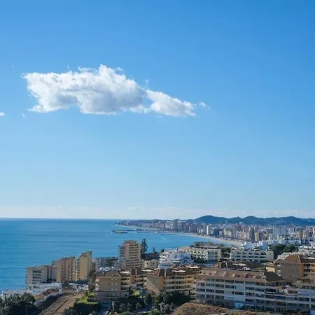 Stunning 2br W/ Panoramic Sea View.