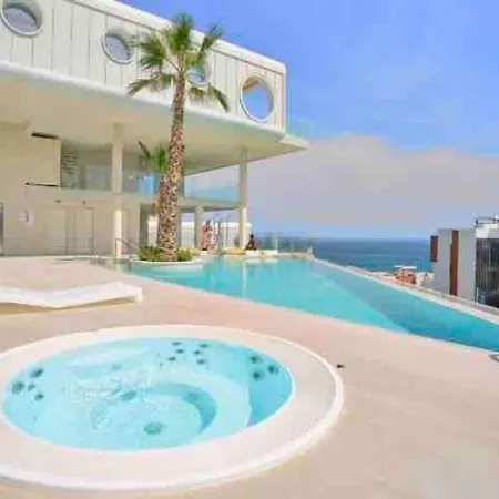 Stunning 2br W/ Panoramic Sea View. Apartment