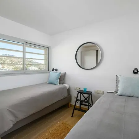 Stunning 2br W/ Panoramic Sea View. Apartment